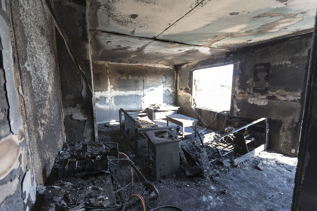 projects/close_your_door/livingroom_after.jpg